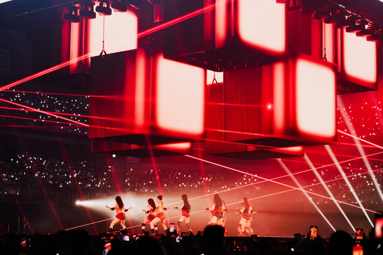 Cận cảnh dàn màn hình LED tại concert TWICE