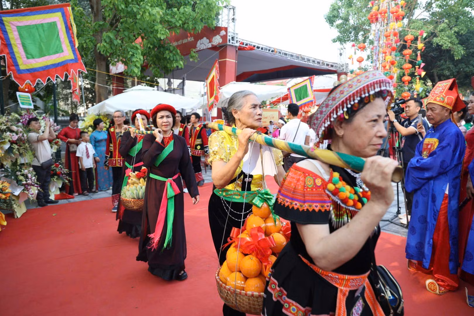 Nghi lễ dâng hương Quốc Tổ Lạc Long Quân