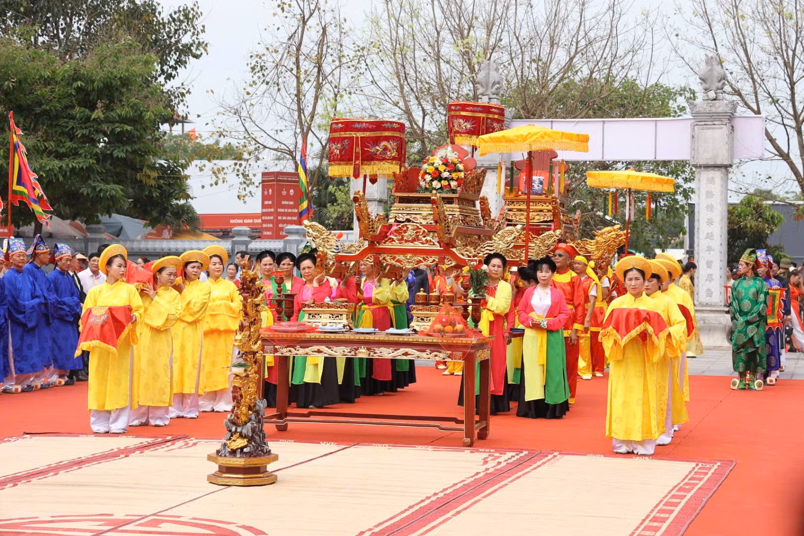 Đền Nội Bình Đà ngày lễ hội