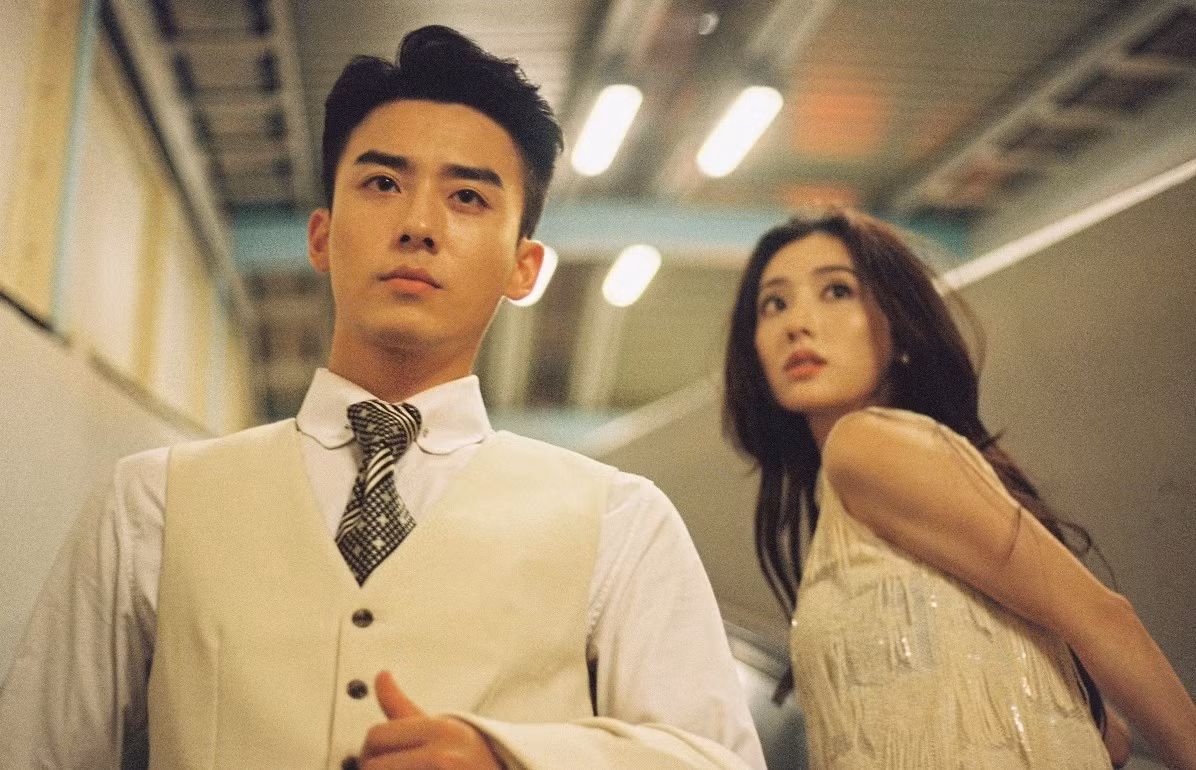 Vẻ đẹp thanh thuần và sắc sảo của Hồ Liên Hinh