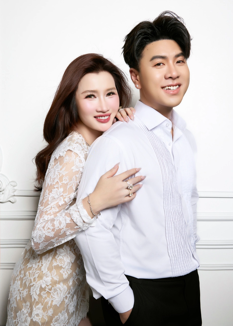 Akira Phan khẳng định tình yêu thương dành cho con riêng của vợ như con ruột.
