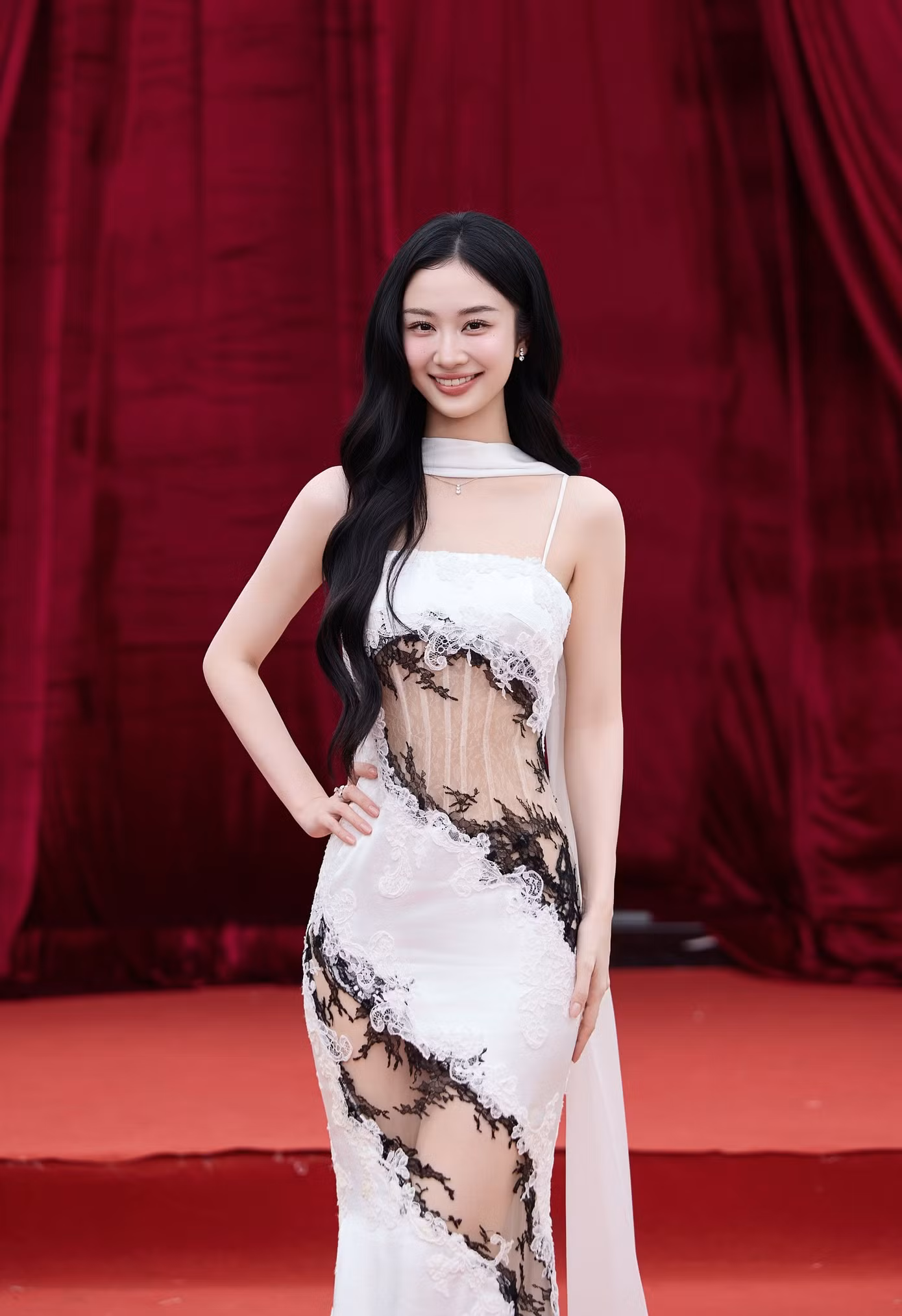 Nhã Phương mảnh mai sau khi sinh con thứ ba