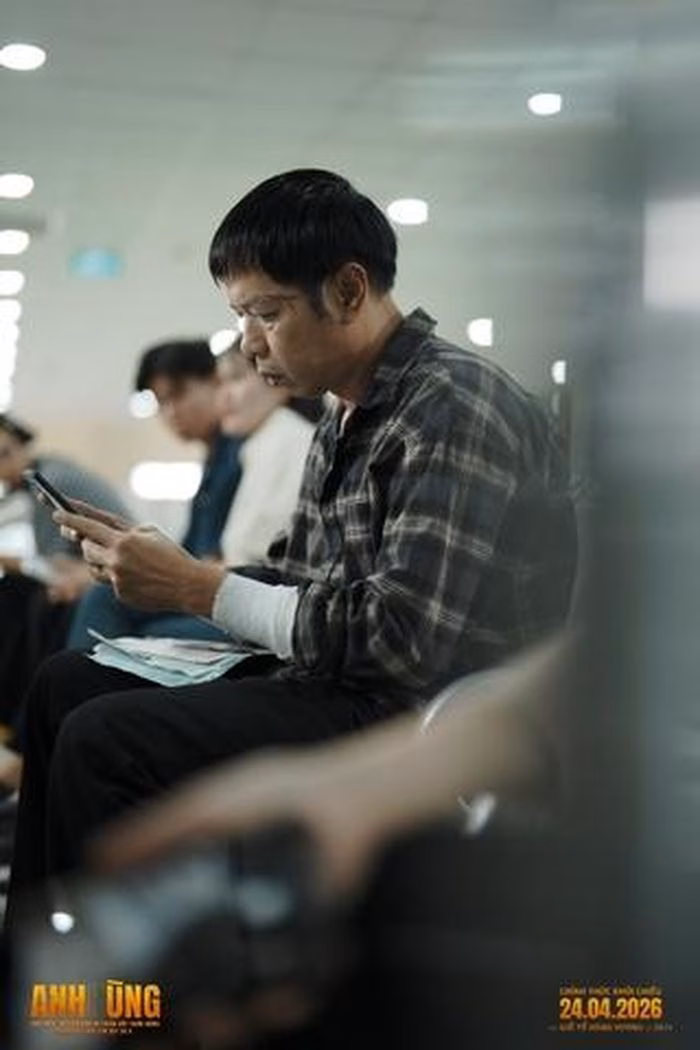Thái Hòa gây ấn tượng mạnh với tạo hình gai góc nhưng đầy chiều sâu tâm lý trong phim Anh Hùng.